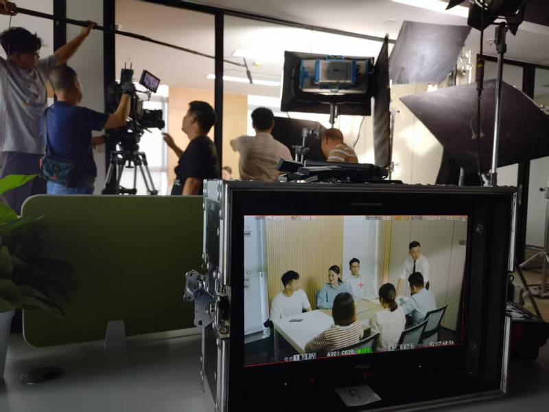 千阳县TVC拍摄公司：科技产品视觉化大师，诠释未来感与功能美学